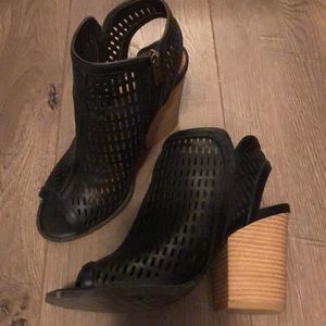 Black Wedges